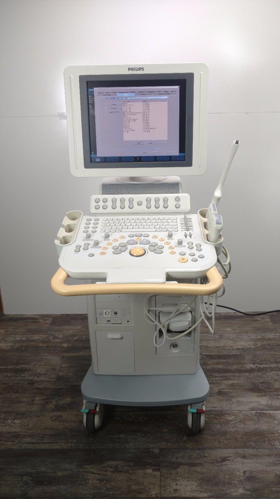 PHILIPS HD11 XE ULTRASOUND SYSTEM WITH C52, C84V & L125 TRANSDUCERS