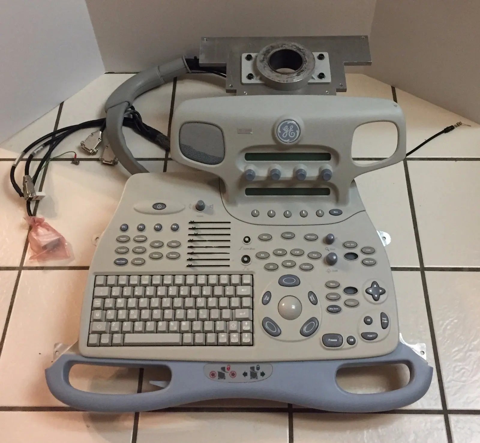 GE Vingmed Ultrasound Vivid 7 Control Panel Model: FC200680 DIAGNOSTIC ULTRASOUND MACHINES FOR SALE