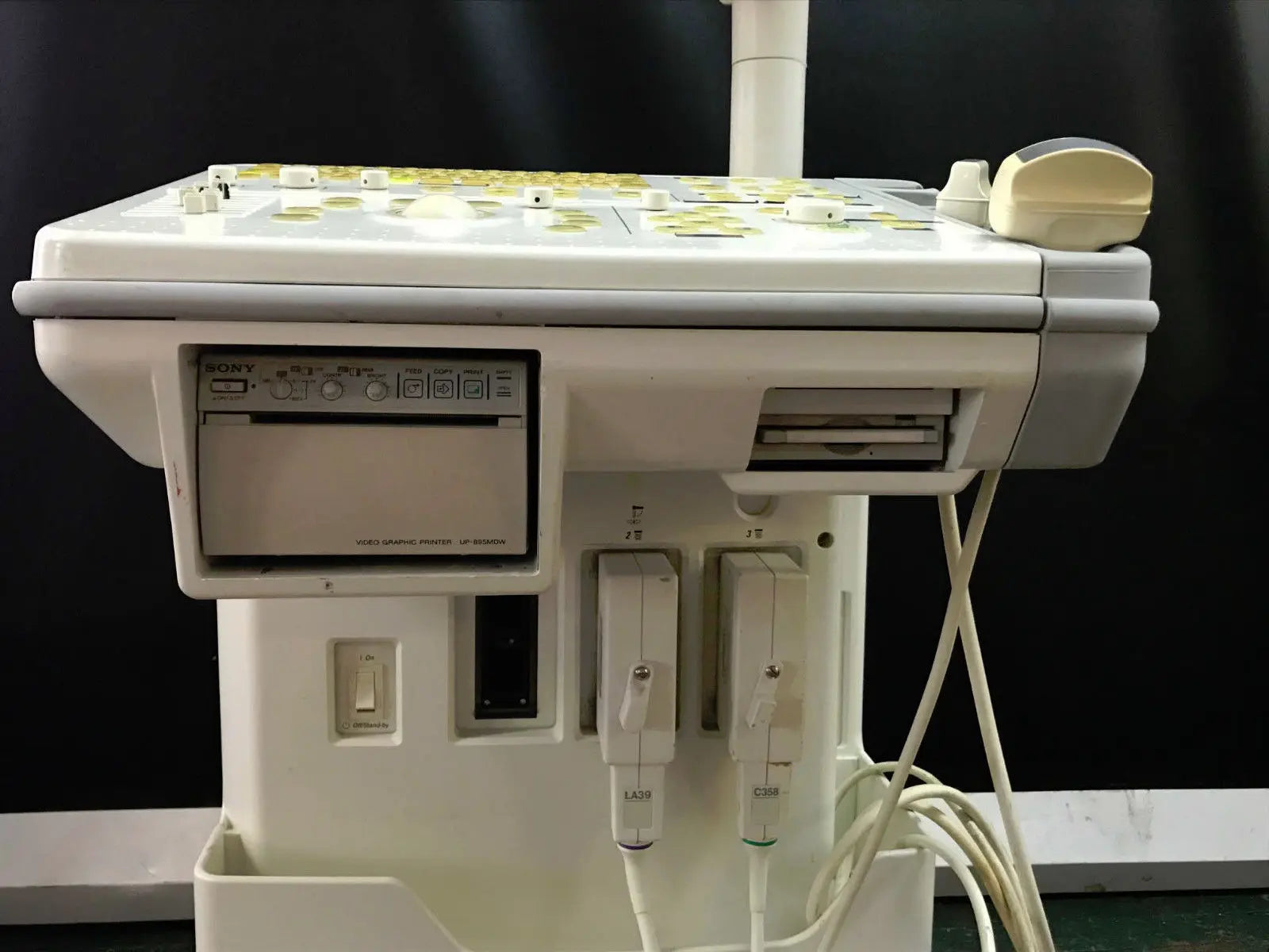 GE Logiq 400 Pro Ultrasound System with LA39 & C358 probes DIAGNOSTIC ULTRASOUND MACHINES FOR SALE