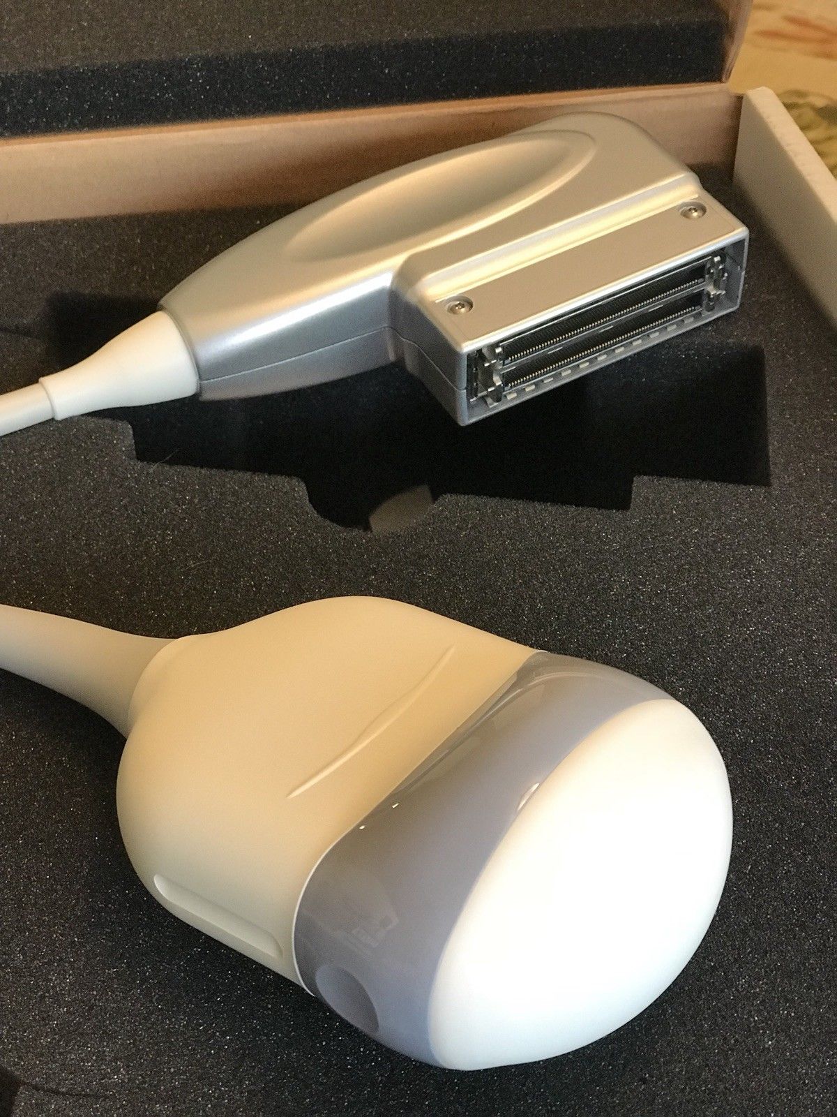 Voluson i BT11 3D/4D GE Portable Ultrasound Machine including 3D/4D probe DIAGNOSTIC ULTRASOUND MACHINES FOR SALE