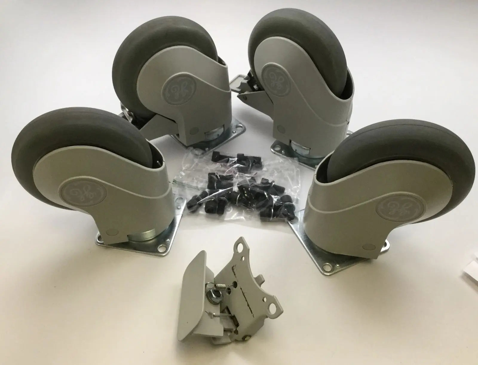 GE Logiq 5 Expert Ultrasound Casters set of 4 DIAGNOSTIC ULTRASOUND MACHINES FOR SALE