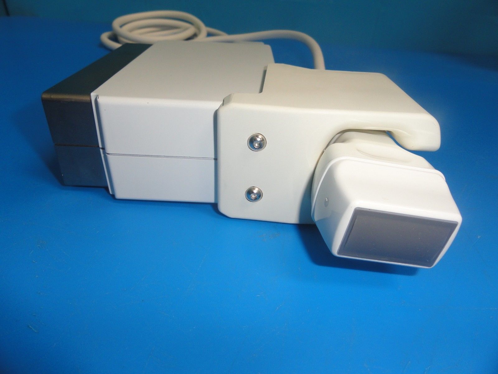 GE 227s P/N 2118743 Phased Array 2-4 MHz Probe W/ Hook for GE Logiq 700 (5979 DIAGNOSTIC ULTRASOUND MACHINES FOR SALE