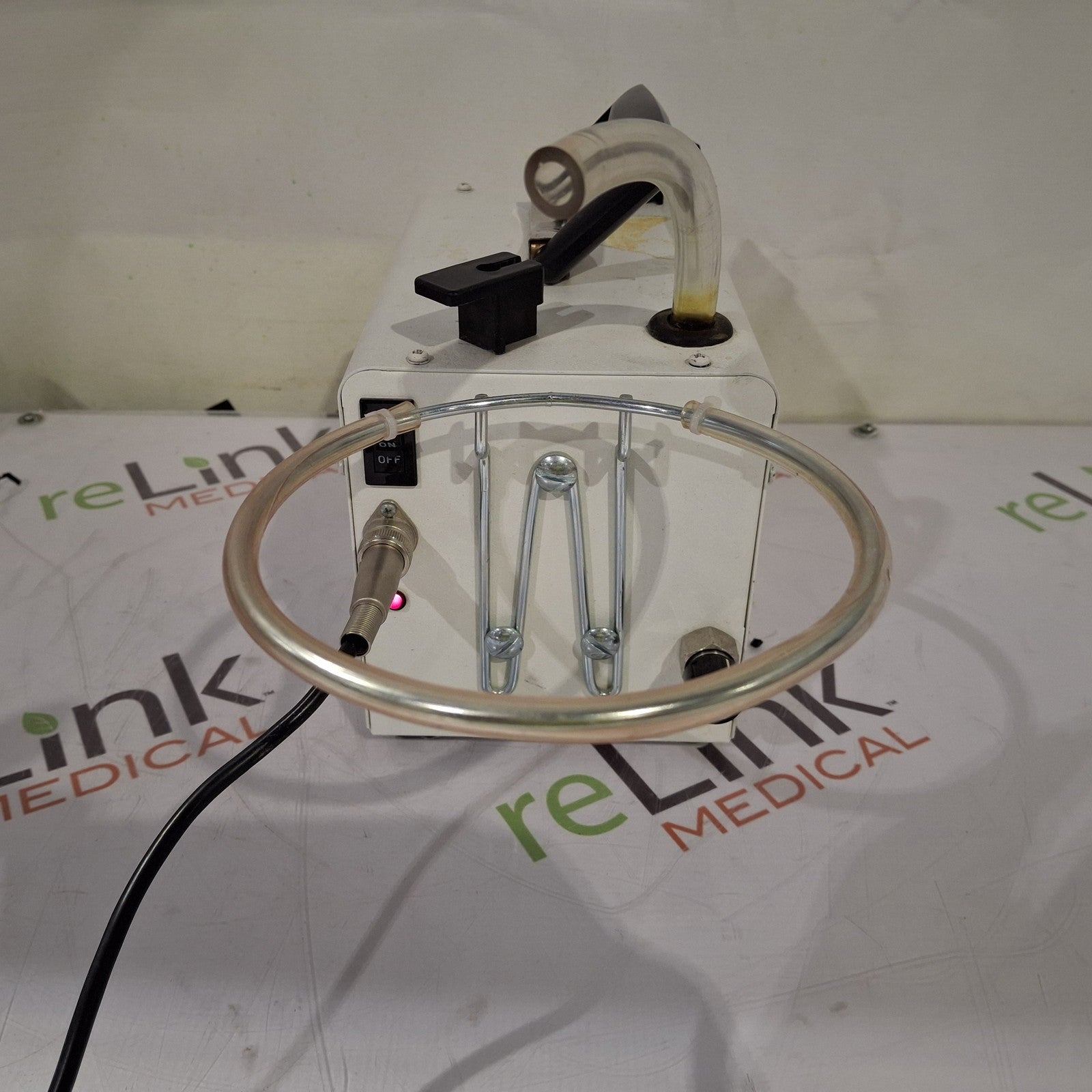 Armstrong Medical Industries, Inc. SSCOR/2500 Pump-Suction Portable