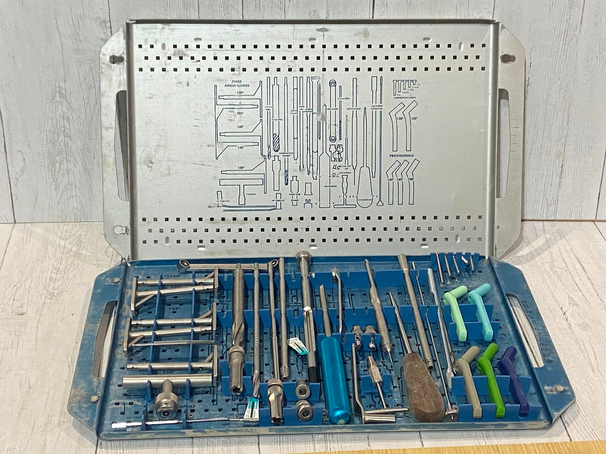 Free-Lock Compression Hip Fixation System 23