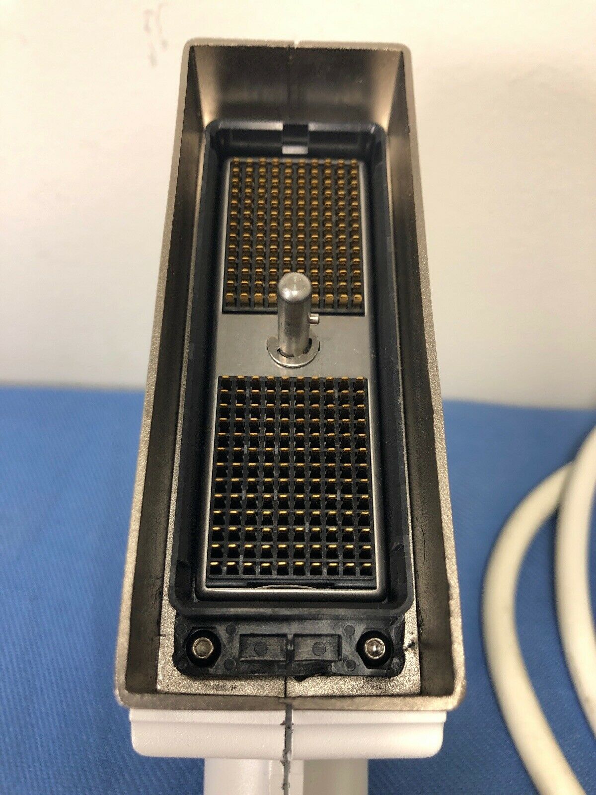 GE Ultrasound Probe Model 739L Good Cosmetic Condition Model 2197487 LOGIQ 400 DIAGNOSTIC ULTRASOUND MACHINES FOR SALE