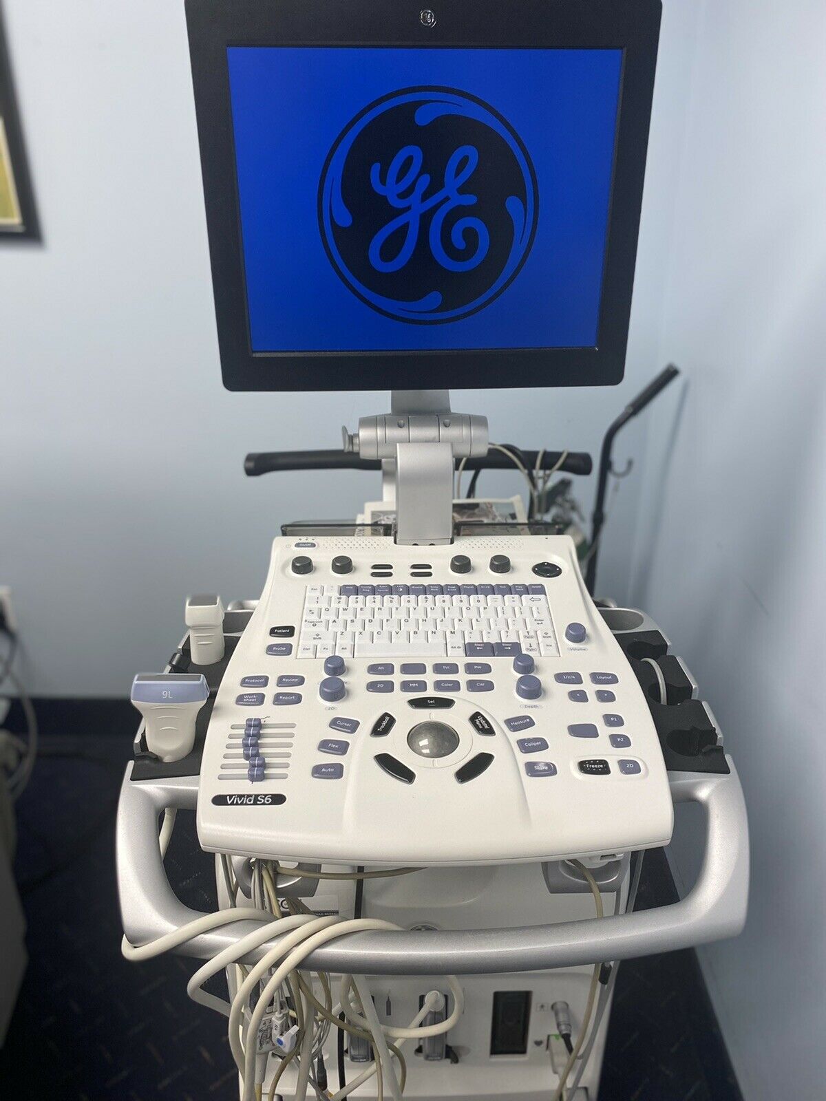 GE Vivid S6 Cardiovascular Ultrasound 2 probes Medical Equipment DIAGNOSTIC ULTRASOUND MACHINES FOR SALE