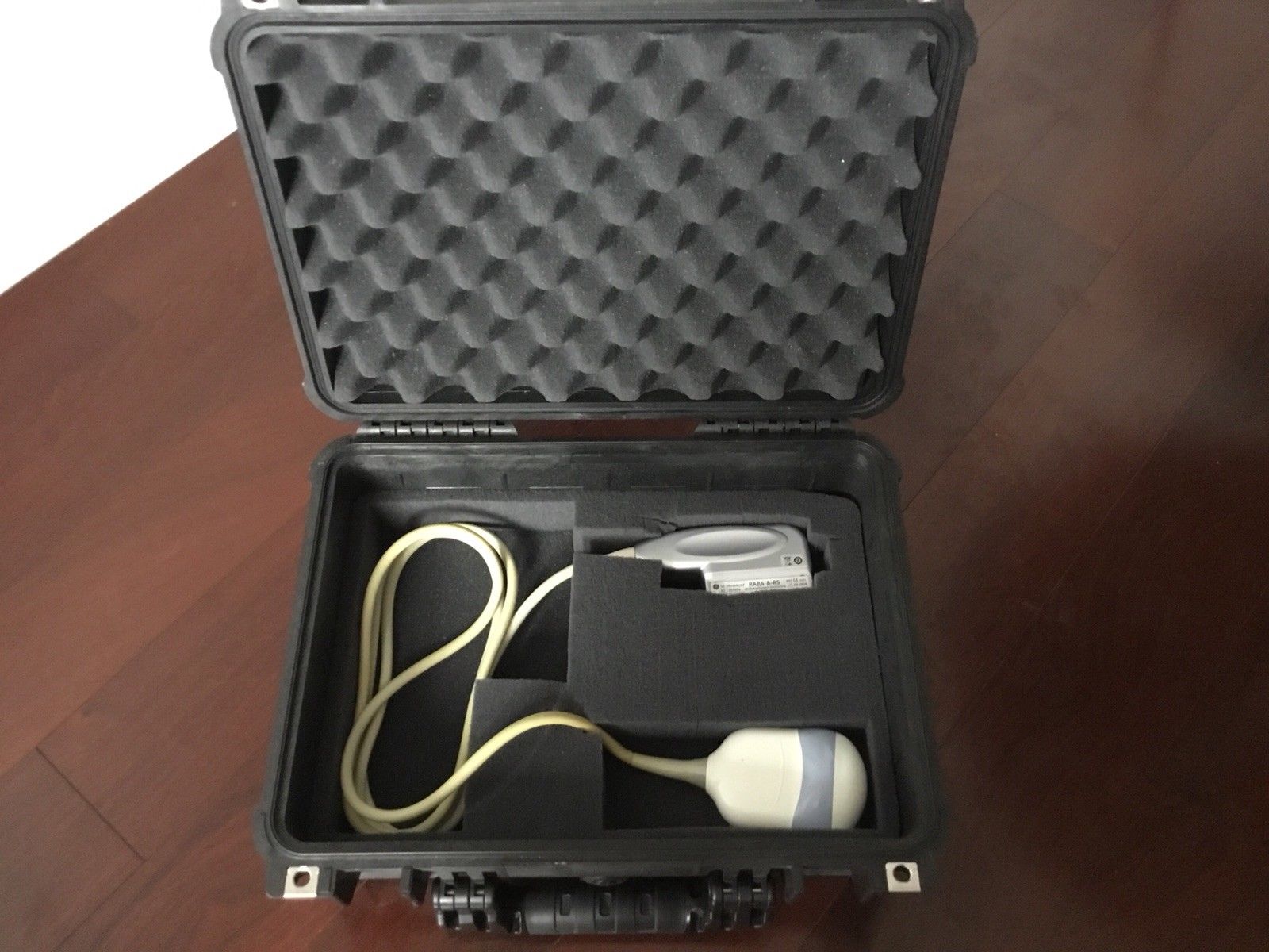 GE Voluson i Portable Ultrasound System and 4D Transducer probe, Protective case DIAGNOSTIC ULTRASOUND MACHINES FOR SALE