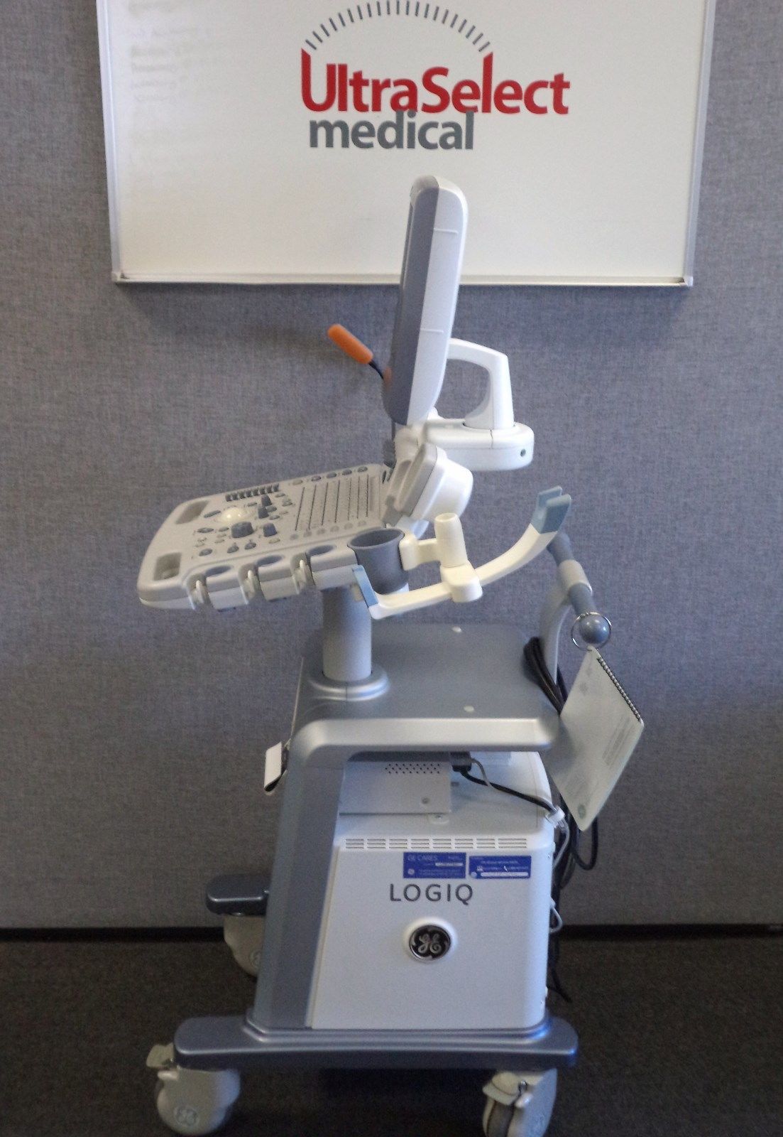 GE Logiq P5 System with 3D/4D Imaging and 2 Probes DIAGNOSTIC ULTRASOUND MACHINES FOR SALE