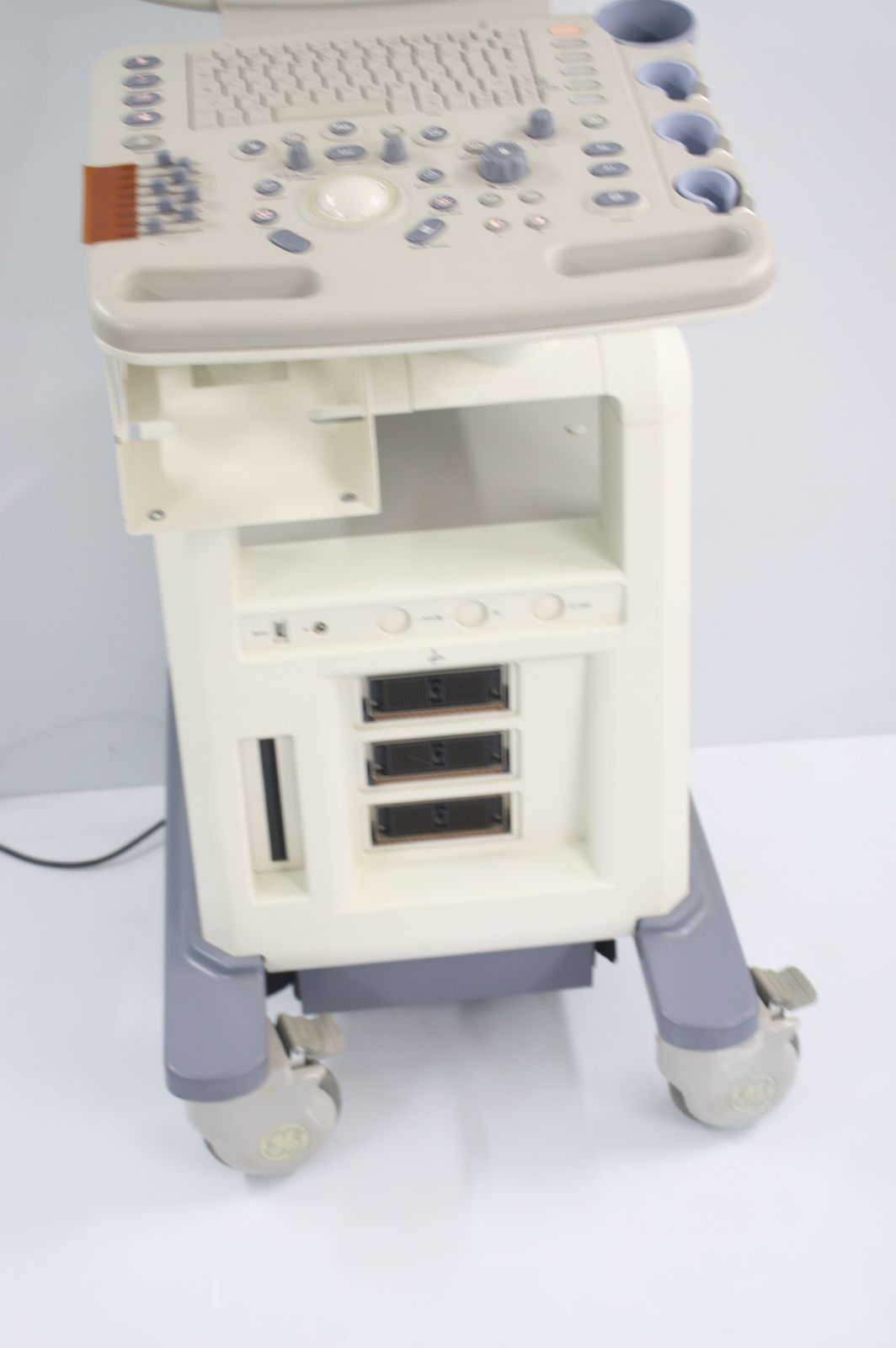 GE General Electric VIVID LOGIQ P5 Ultrasound Machine- PARTIALLY