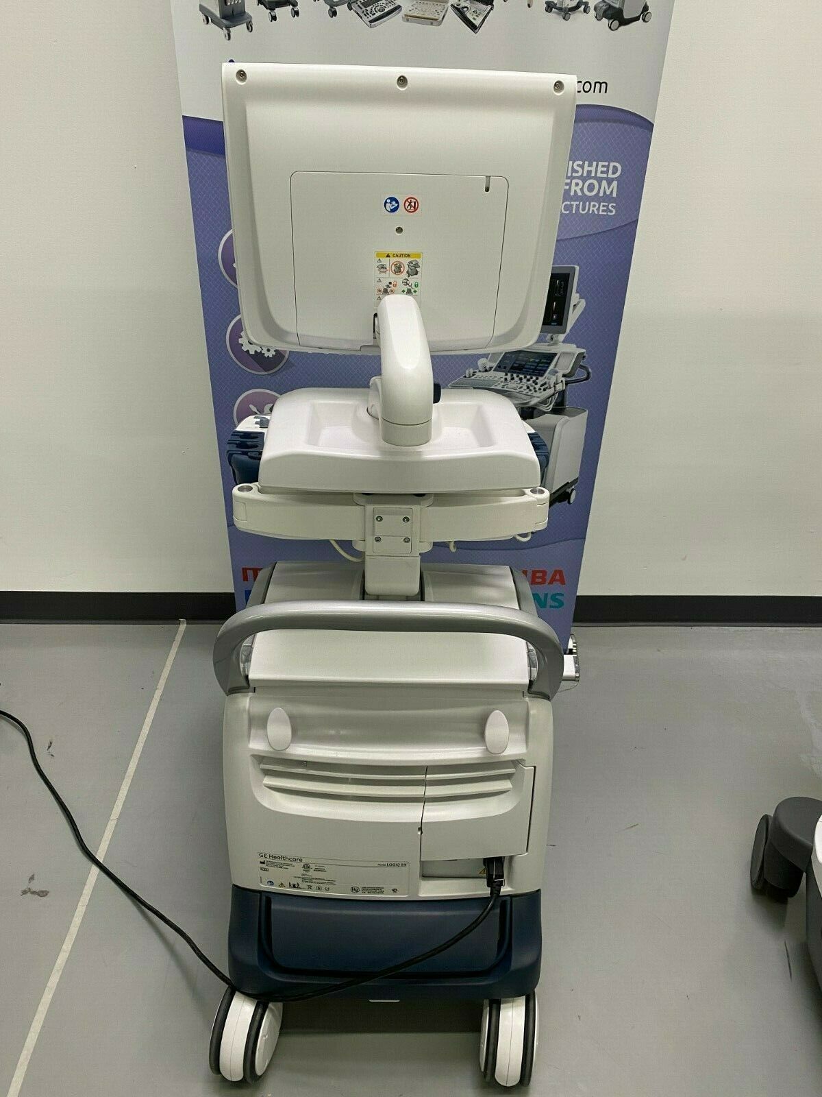 GE LOGIQ E9 XDCLEAR R5 ULTRASOUND MACHINE - SHARED SERVICE/CARDIAC -