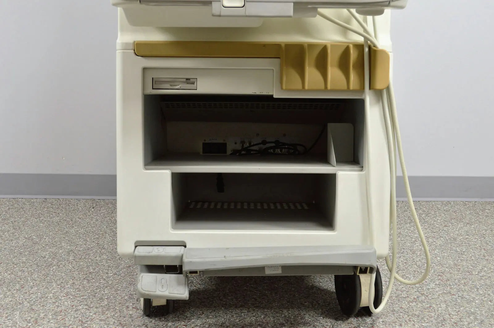GE Logiq 700 Expert Series Ultrasound System w/ Two Transducers Probes 546L LA39