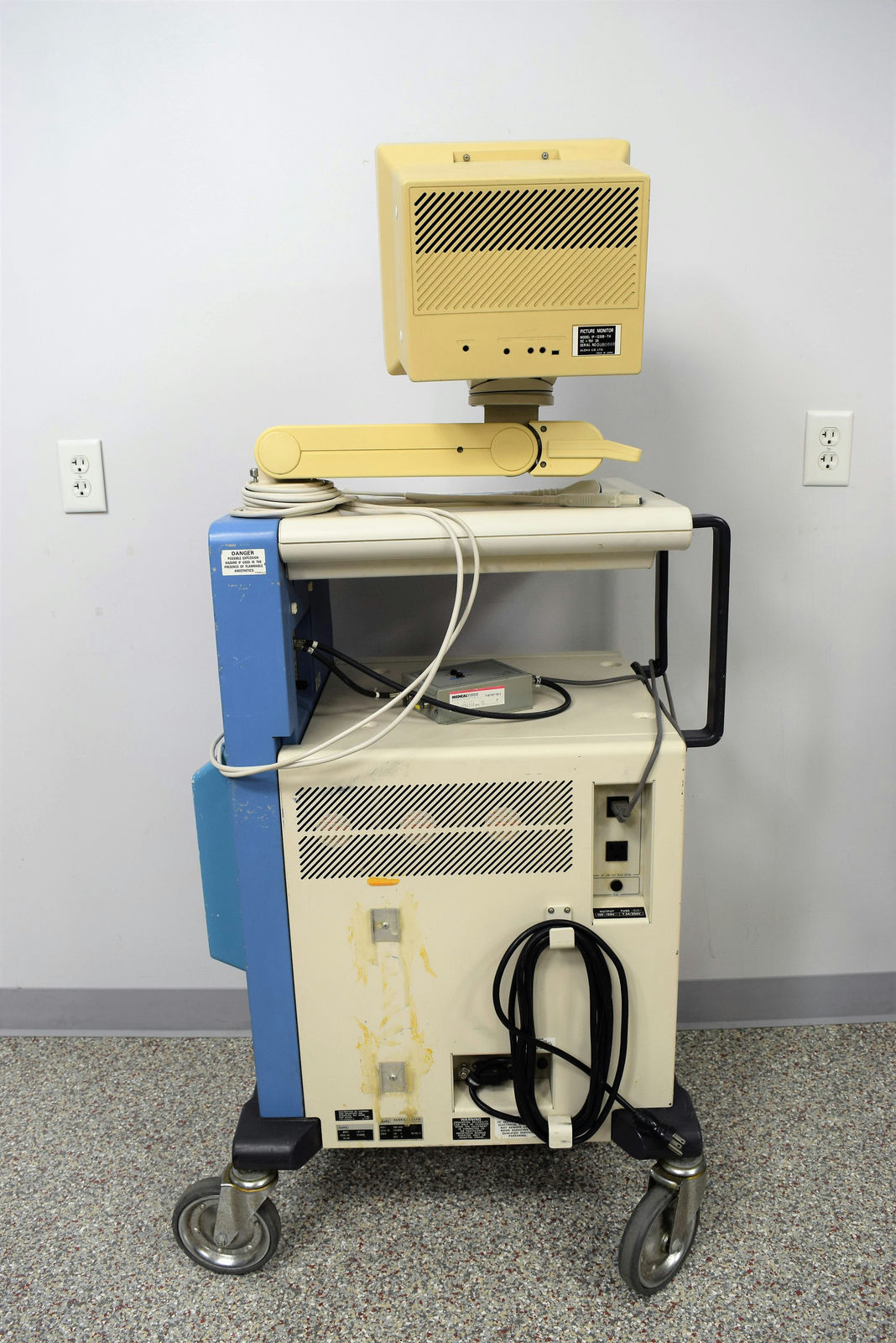 Aloka SSD-340 OB / GYN – Vascular Ultrasound w/UST-954-5 & UST-957-7.5 Probes DIAGNOSTIC ULTRASOUND MACHINES FOR SALE